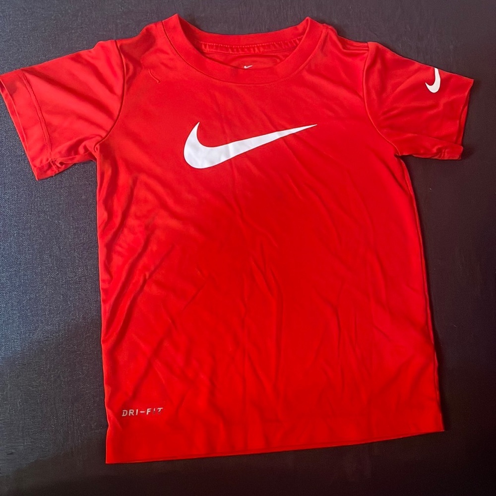 Nike tshirt